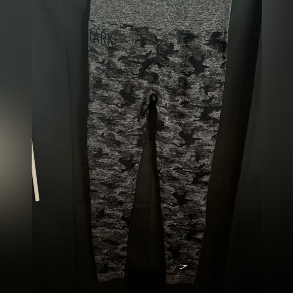 Gymshark Gray Camo Leggings - Picture 2 of 4